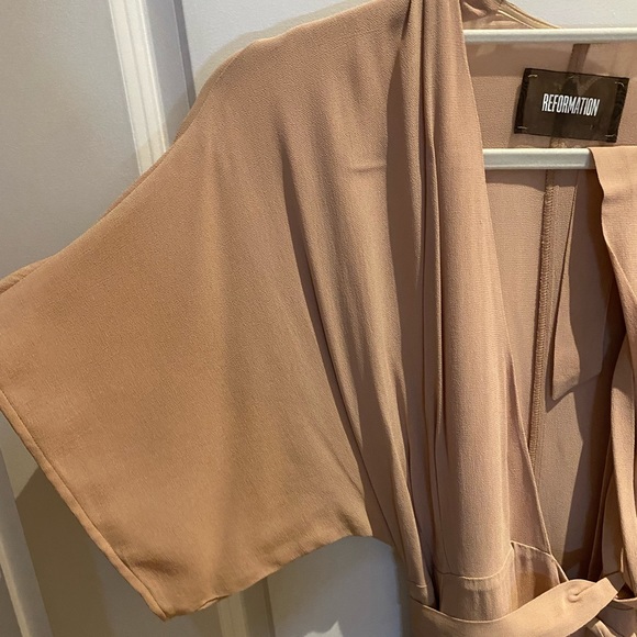 Reformation Winslow dress in Nude (size XS) - Picture 5 of 9